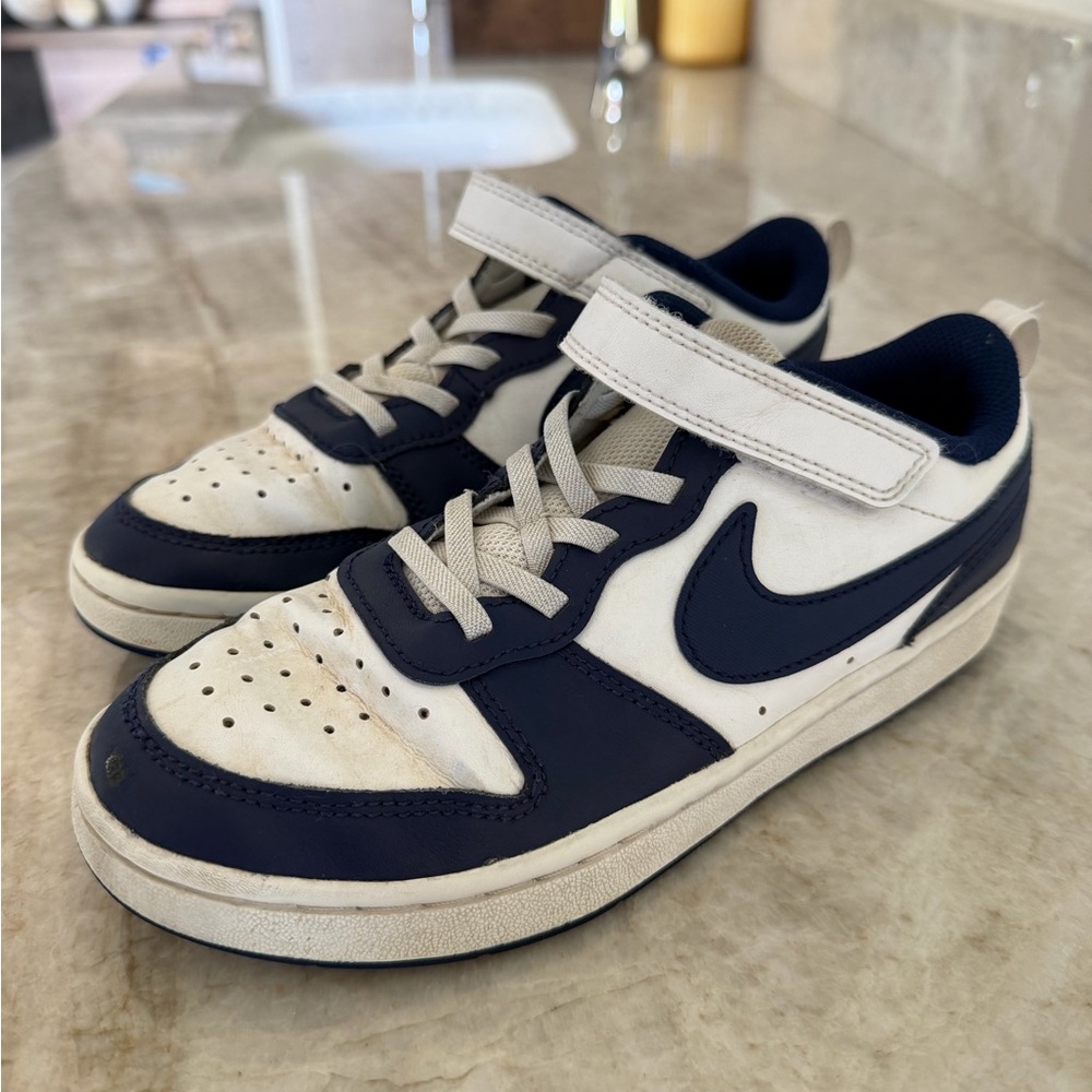 Nike Court Borough Low shoes, size 3